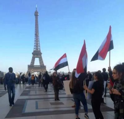  عاجل شاهد اول الصور لحشود ضد العدوان السعودي لكن في باريس الفرنسية 