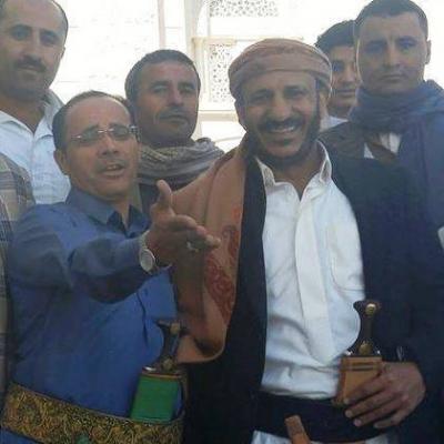 العميد الركن طارق محمد عبدالله صالح يرد على مراسل العربية ساخرا شاهد ماذا قال له 