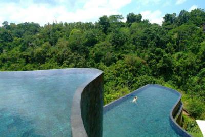  - صور استمتع بإجازة ساحرة في فندق الحدائق المعلقة بأندونيسيا