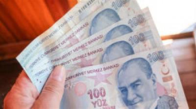  - تراجع سعر العملة التركية إلى مستوى قياسي جديد
